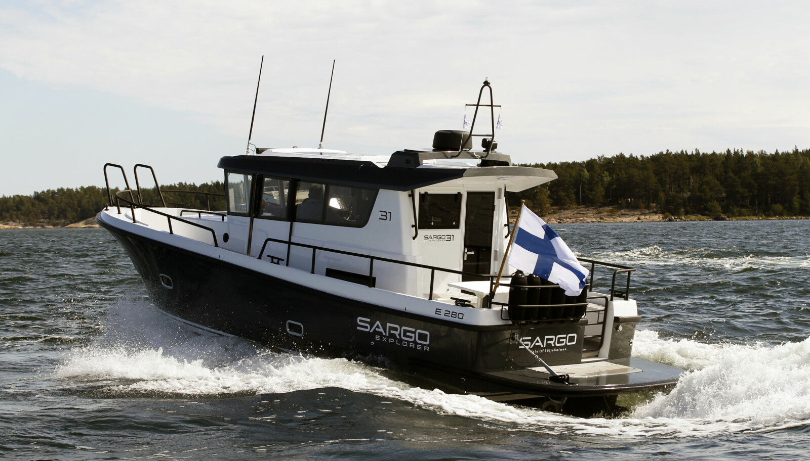 D6 PASSER BRA: Med tre versjoner av Volvos store diesel er fartspotensialet mellom 32–37 knop. D6 PASSER BRA: Med tre versjoner av Volvos store diesel er fartspotensialet mellom 32–37 knop.