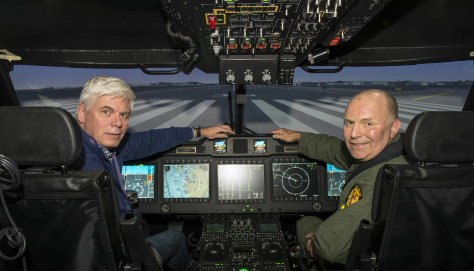 SIMULATOR: Vi Menns Håkon Bonafede og Sigmund Lockert i den avanserte simulatoren hvor Sea King pilotene får konverteringstreningen. SIMULATOR: Vi Menns Håkon Bonafede og Sigmund Lockert i den avanserte simulatoren hvor Sea King pilotene får konverteringstreningen.