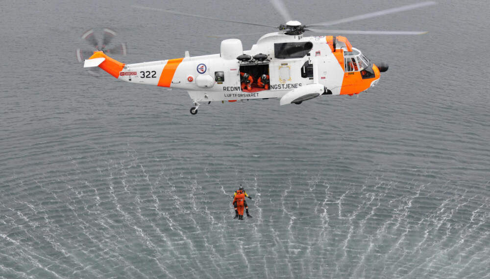 FORGJENGEREN: Norge har kjøpt inn 16 maskiner som skal erstatte dagens Sea King.
AW101 vil løfte mye mer, fly mye lengre og mye raskere enn den gamle og trofaste sliteren. FORGJENGEREN: Norge har kjøpt inn 16 maskiner som skal erstatte dagens Sea King.
AW101 vil løfte mye mer, fly mye lengre og mye raskere enn den gamle og trofaste sliteren.