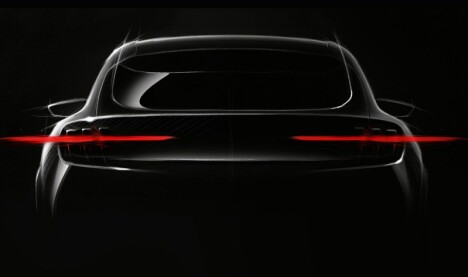 <b>BASERER NY ELBIL PÅ MUSTANG: </b>Denne strektegningen er foreløpig det beste Ford har å vise til når det gjelder elbil. Da ser vi bort fra ombyggingen av Ford Focus. <b>BASERER NY ELBIL PÅ MUSTANG: </b>Denne strektegningen er foreløpig det beste Ford har å vise til når det gjelder elbil. Da ser vi bort fra ombyggingen av Ford Focus.