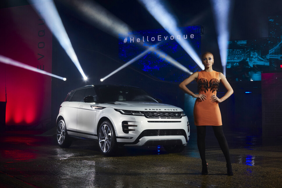 Evoque blir en svært viktig bil for Range Rover. Her er den akkurat avduket. Evoque blir en svært viktig bil for Range Rover. Her er den akkurat avduket.