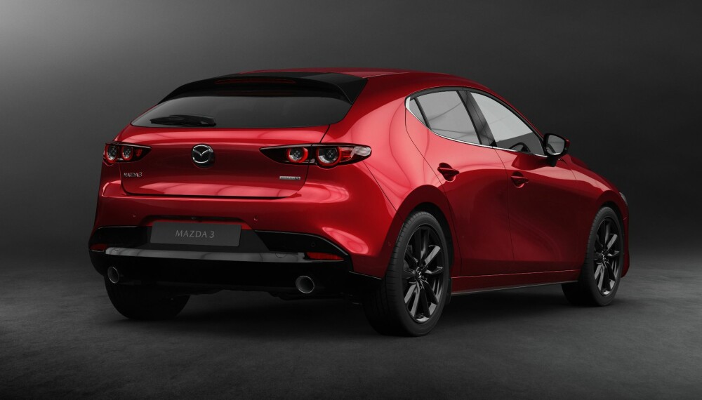 LINJER: Med to enderør på eksosanlegget og avrundede linjer, ser Mazda3 slettes ikke verst ut. LINJER: Med to enderør på eksosanlegget og avrundede linjer, ser Mazda3 slettes ikke verst ut.