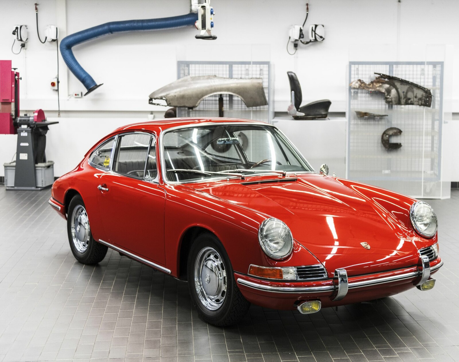 FØRST: Original Porsche 911 (901 nummer 57). FØRST: Original Porsche 911 (901 nummer 57).