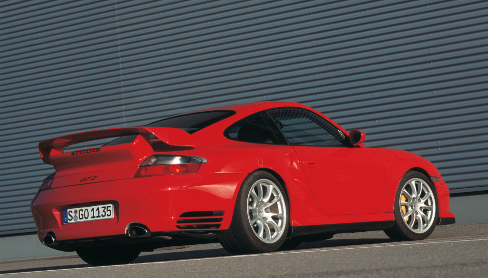 WIDOWMAKER: GT2-versjonene er ytelsesmessig de råeste 911-versjonene,og ble kalt "widowmaker". WIDOWMAKER: GT2-versjonene er ytelsesmessig de råeste 911-versjonene,og ble kalt "widowmaker".