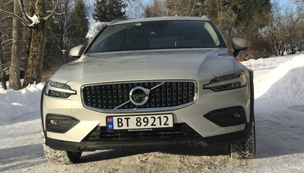 <b>HYBRID KOMMER:</b> Volvo V60 Cross Country kommer foreløpig kun med diesel, men en hybridutgave er på vei. <b>HYBRID KOMMER:</b> Volvo V60 Cross Country kommer foreløpig kun med diesel, men en hybridutgave er på vei.