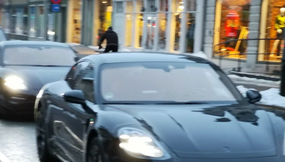 <b>LUKSUS ELBIL: </b>Porsche er nå helt i innspurten med sin kommende Taycan, her er testfølget i Trondheim. <b>LUKSUS ELBIL: </b>Porsche er nå helt i innspurten med sin kommende Taycan, her er testfølget i Trondheim.