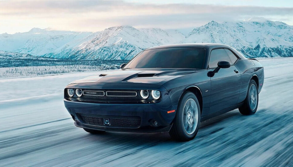 <b>SMIL: </b>Dodge Challenger er ikke så vanlig på våre breddegrader, men de som eier denne smiler trolig når garasjeporten åpnes. <b>SMIL: </b>Dodge Challenger er ikke så vanlig på våre breddegrader, men de som eier denne smiler trolig når garasjeporten åpnes.
