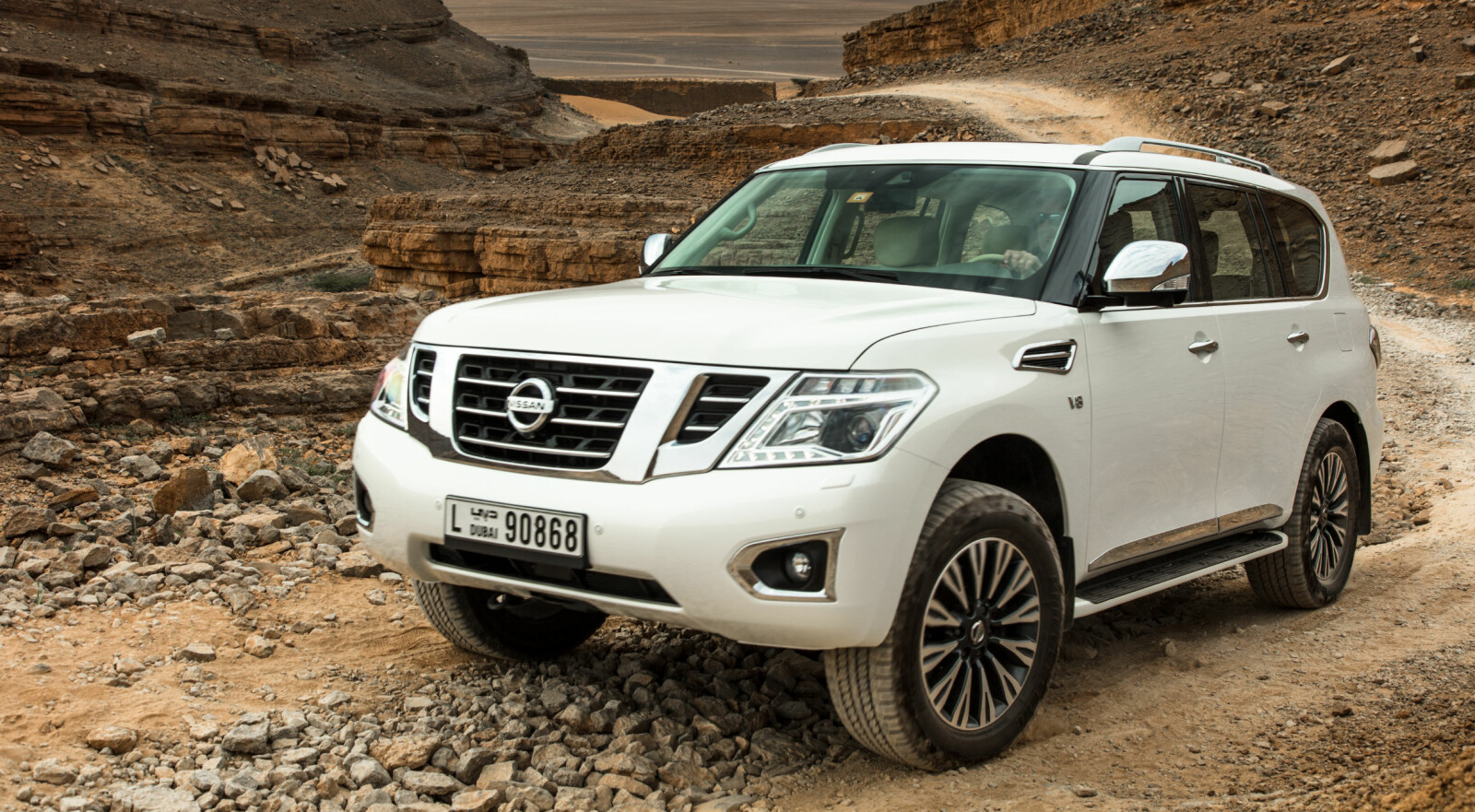 <b>DUBAI-TRAKTOR:</b> Det er nok mange nordmenn som kunne tenkt seg en Nissan Patrol med 5,6-liters V8 bensin på 400 hester. Men den hadde blitt fryktelig dyr. <b>DUBAI-TRAKTOR:</b> Det er nok mange nordmenn som kunne tenkt seg en Nissan Patrol med 5,6-liters V8 bensin på 400 hester. Men den hadde blitt fryktelig dyr.