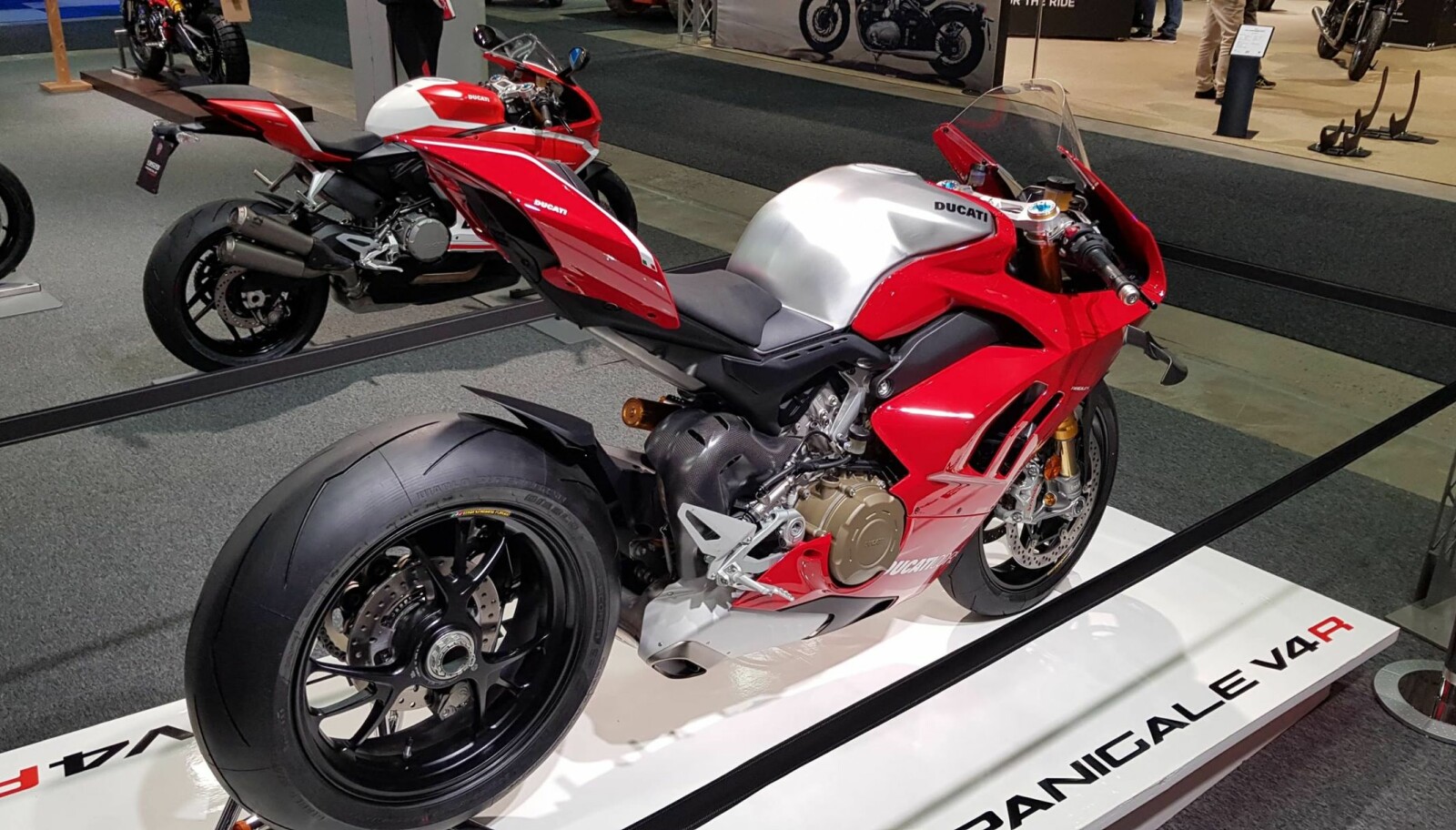 <b>MC-MESSA:</b> Ducati Panigale V4 R på standen til Eker Performance på MC-messa. <b>MC-MESSA:</b> Ducati Panigale V4 R på standen til Eker Performance på MC-messa.