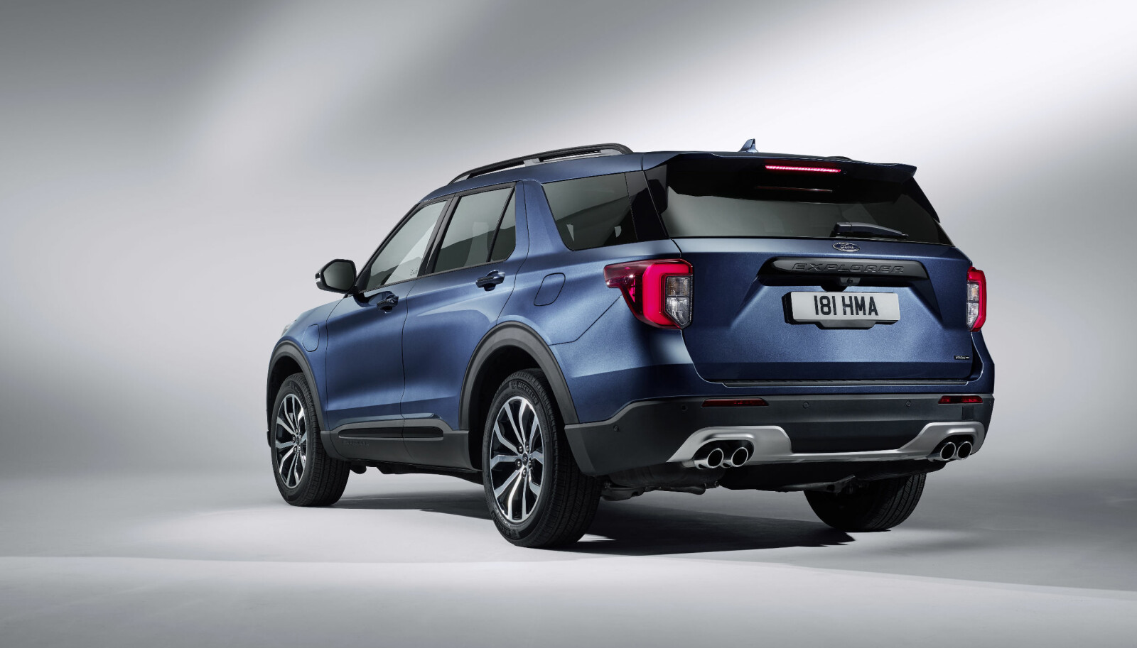 EXPLORER: Ford Explorer ladbar hybrid. EXPLORER: Ford Explorer ladbar hybrid.
