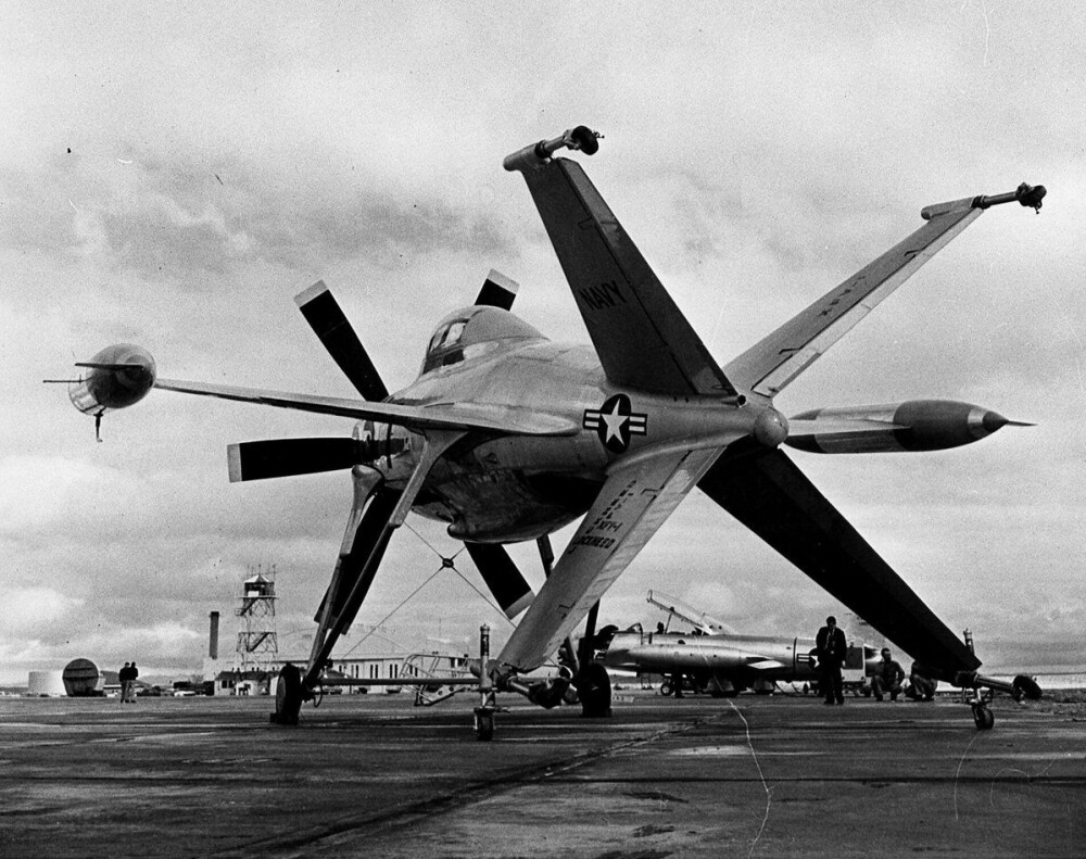 <b>NUMMER 3:</b> Lockheed XFV skulle kunne ta av og lande vetikalt. <b>NUMMER 3:</b> Lockheed XFV skulle kunne ta av og lande vetikalt.