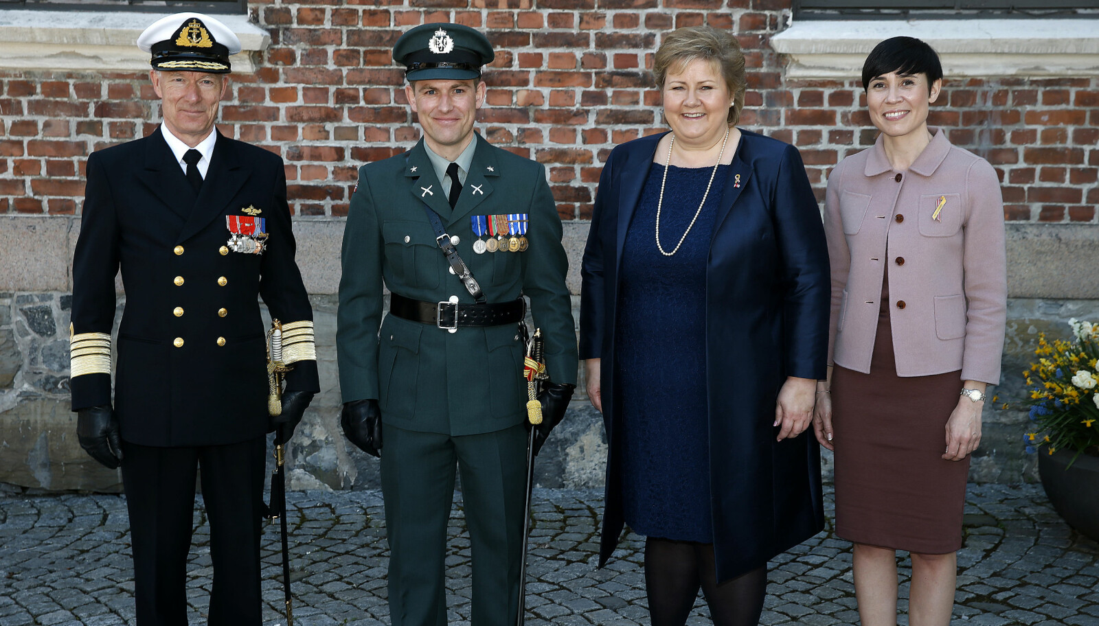 <b>GODT SELSKAP: </b>Her er jeg i godt selskap med forsvarssjef Haakon Bruun-Hanssen, meg, statsminister Erna Solberg og tidligere forsvarsminister Ine Søreide Eriksen. Bildet fra 8. mai 2016. <b>GODT SELSKAP: </b>Her er jeg i godt selskap med forsvarssjef Haakon Bruun-Hanssen, meg, statsminister Erna Solberg og tidligere forsvarsminister Ine Søreide Eriksen. Bildet fra 8. mai 2016.