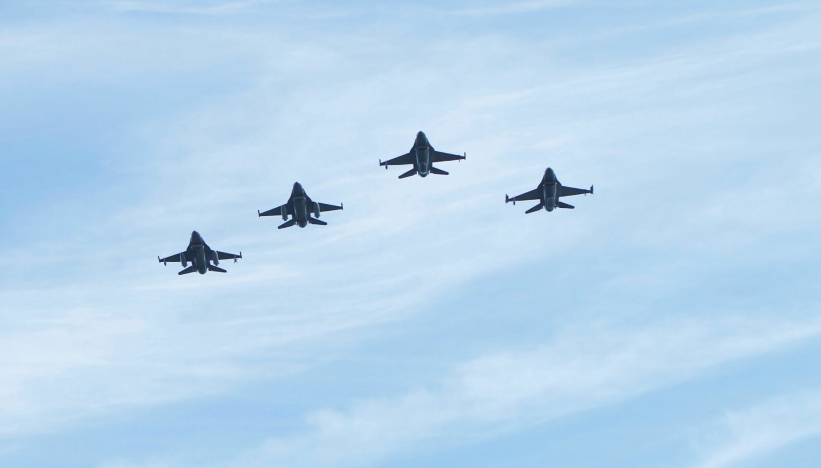 <b>MARKERING: </b> Overflyvning med fire F-16 jagerfly i forbindelse med Frigjørings- og Veterandagen 2018. <b>MARKERING: </b> Overflyvning med fire F-16 jagerfly i forbindelse med Frigjørings- og Veterandagen 2018.