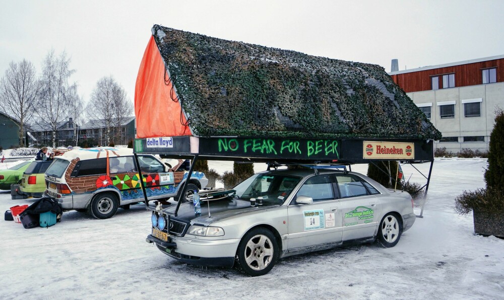 <b>TAK OVER TAK:</b> En av deltakerne tok like godt med garasjen på turen. <b>TAK OVER TAK:</b> En av deltakerne tok like godt med garasjen på turen.