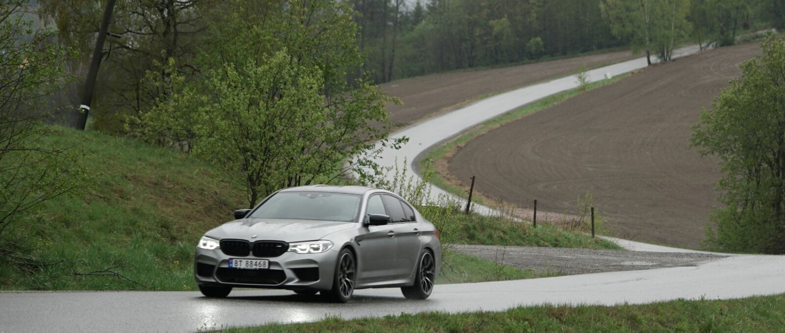 <b>TUR-TIGER:</b> BMW M5 competition har over 600 hestekrefter som kappes om å komme på bakken. Du skal vite hva du gjør før du tramper gassen i bånn. <b>TUR-TIGER:</b> BMW M5 competition har over 600 hestekrefter som kappes om å komme på bakken. Du skal vite hva du gjør før du tramper gassen i bånn.