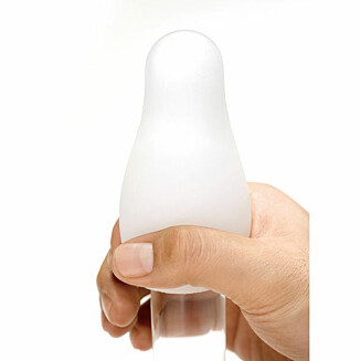 <b>HYLSE:</b> Inne i Tenga Egg finner du en hylse og glidemiddel. <b>HYLSE:</b> Inne i Tenga Egg finner du en hylse og glidemiddel.