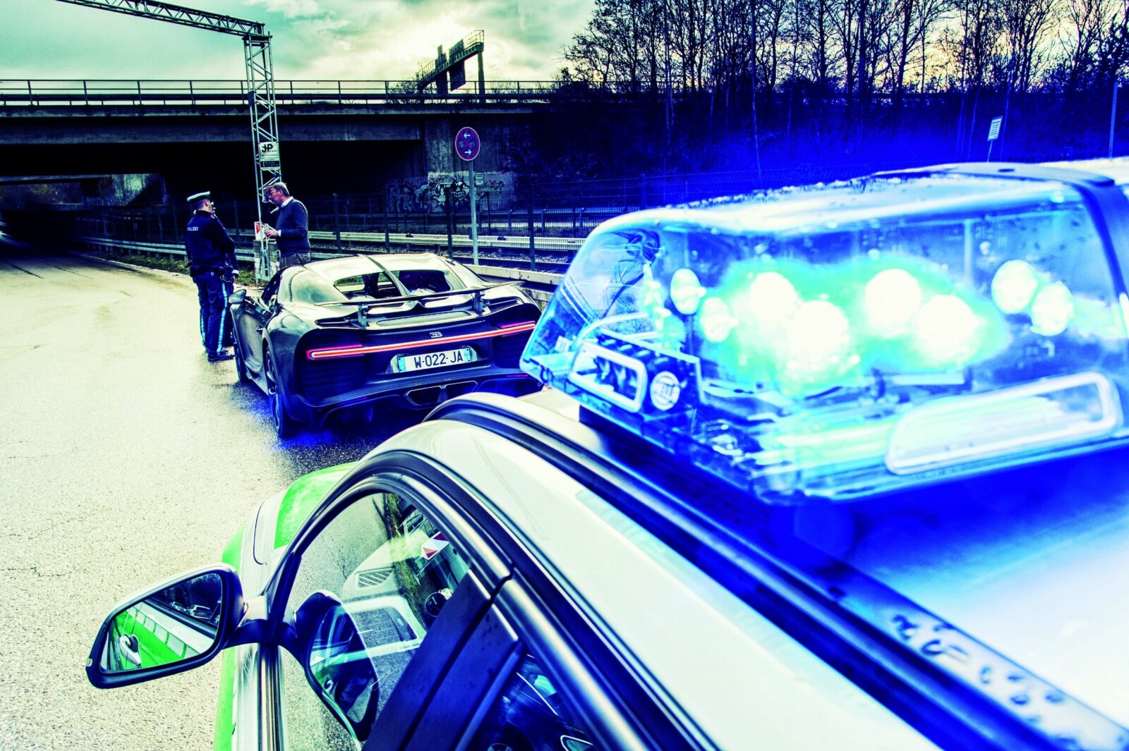 <b><SPAN CLASS=BOLD><STRONG>KONTROLL:</b></strong></span> Bildet er arrangert, men fire ganger på en dag havnet vi i politikontroll. Ingen politimenn ville sitte på. <b><SPAN CLASS=BOLD><STRONG>KONTROLL:</b></strong></span> Bildet er arrangert, men fire ganger på en dag havnet vi i politikontroll. Ingen politimenn ville sitte på.