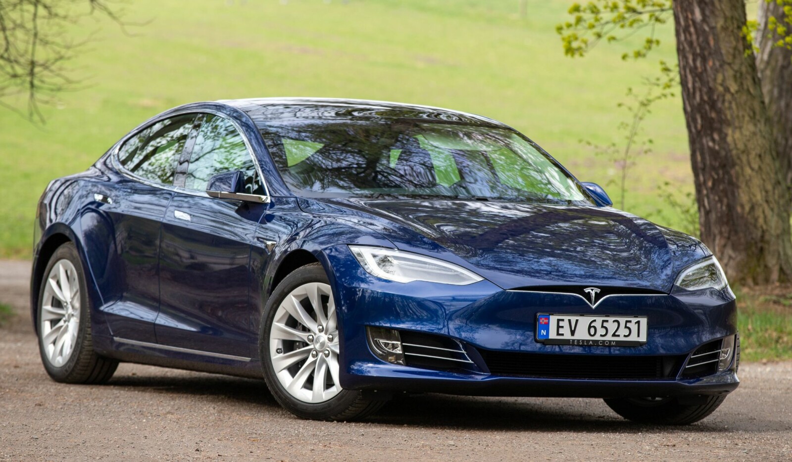 <b><SPAN CLASS=BOLD><STRONG>FINE LINJER:</b></strong></span> Nye Tesla Model S 100D viser at Tesla har jobbet aktivt med å heve kvalitet og finish på Model S. <b><SPAN CLASS=BOLD><STRONG>FINE LINJER:</b></strong></span> Nye Tesla Model S 100D viser at Tesla har jobbet aktivt med å heve kvalitet og finish på Model S.