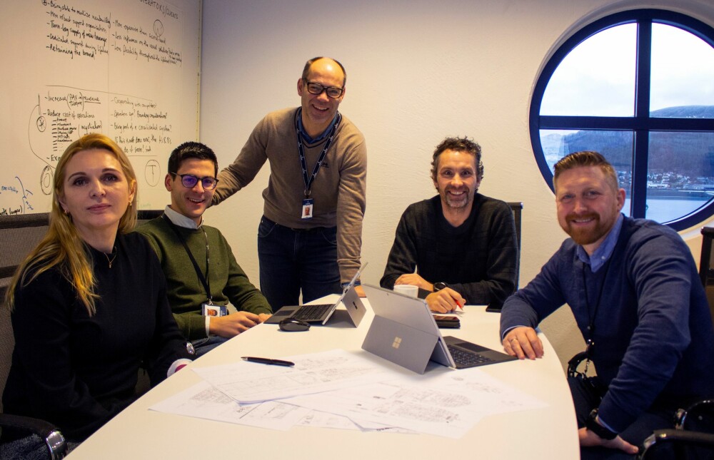 <b><SPAN CLASS=BOLD><STRONG>TEAM CRUISE:</b></strong></span> Dette er nøkkelfolkene bak cruiseskip-satsingen hos Ulstein. Fra venstre: Natalia Kuznetsova, Jose Jorge Garcia Agis, Terje Våge, Øyvind Gjerde Kamsvåg og Trond Skodjevåg Bø. <b><SPAN CLASS=BOLD><STRONG>TEAM CRUISE:</b></strong></span> Dette er nøkkelfolkene bak cruiseskip-satsingen hos Ulstein. Fra venstre: Natalia Kuznetsova, Jose Jorge Garcia Agis, Terje Våge, Øyvind Gjerde Kamsvåg og Trond Skodjevåg Bø.
