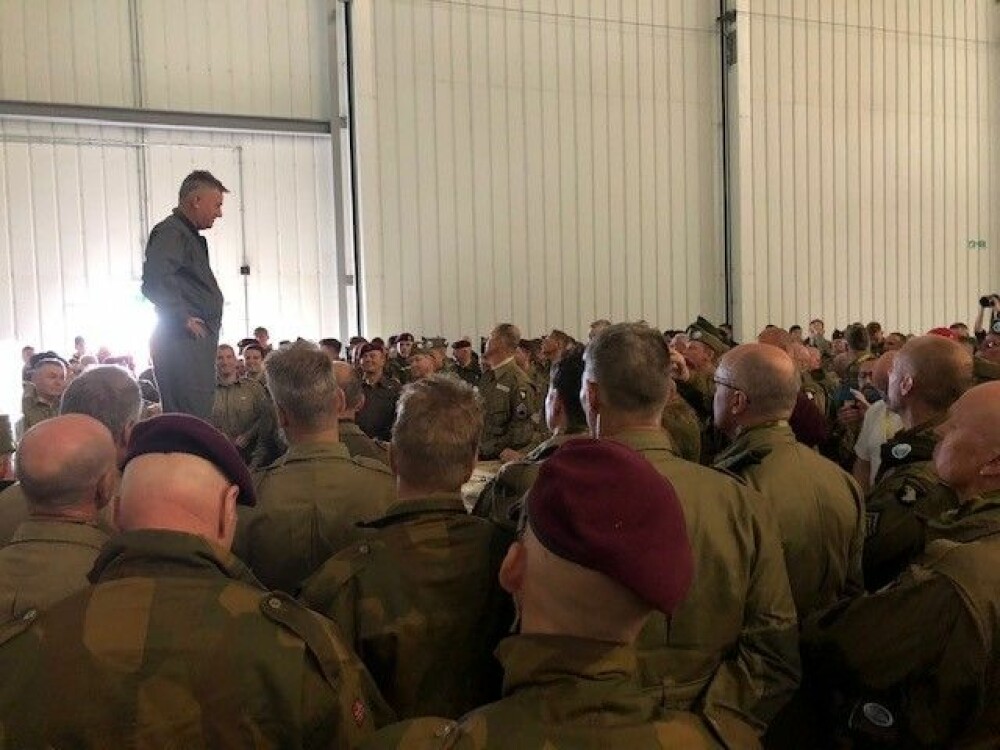 <b><SPAN CLASS=BOLD><STRONG>BRIEF:</b></strong></span> I 1944 visste nok få av dem som hoppet ut over Normandie hva som ventet dem. 75 år senere er nok stemningen ikke like fylt av frykt, redsel og glede over endelig å kunne gjøre en innsats for å knuse Hitler og hans regime. <b><SPAN CLASS=BOLD><STRONG>BRIEF:</b></strong></span> I 1944 visste nok få av dem som hoppet ut over Normandie hva som ventet dem. 75 år senere er nok stemningen ikke like fylt av frykt, redsel og glede over endelig å kunne gjøre en innsats for å knuse Hitler og hans regime.