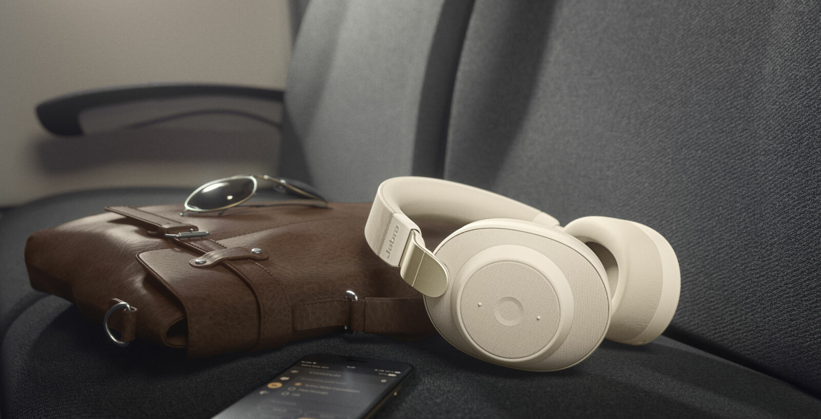 <b>SMART HODESETT: </b> Jabra Elite 85h imponerer på svært mange områder, men det er spesielt på ett område vi virkelig ble imponert. <b>SMART HODESETT: </b> Jabra Elite 85h imponerer på svært mange områder, men det er spesielt på ett område vi virkelig ble imponert.
