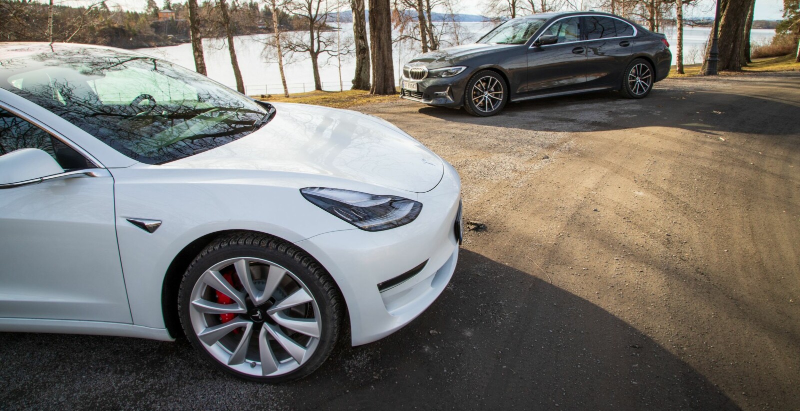 <b>TIDSDUELLEN:</b> BMW 3-serie representerer alle gode tradisjonelle verdier for en sportssedan. Tesla Model 3 mange av de nye. <b>TIDSDUELLEN:</b> BMW 3-serie representerer alle gode tradisjonelle verdier for en sportssedan. Tesla Model 3 mange av de nye.
