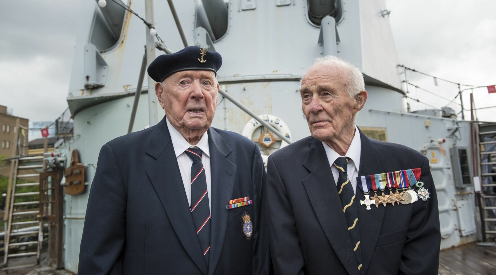 <b>GJENSYN:</b> Minnene fra historiens siste store sjøslag ble brakt til live igjen da Trygve Hansen (t.v.) og Tony Ditcham møttes i London 76 år senere. <b>GJENSYN:</b> Minnene fra historiens siste store sjøslag ble brakt til live igjen da Trygve Hansen (t.v.) og Tony Ditcham møttes i London 76 år senere.