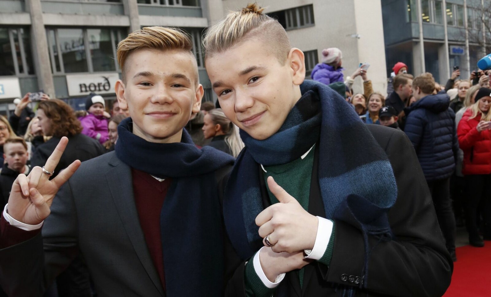 <b>STJERNER:</b> 12,4 millioner kroner kostet det å lage filmen om popstjernene Marcus og Martinus som hadde premiere i januar 2017. Staten bidro med 9,1 millioner kroner til filmen anmeldere kalte «reklamefilm». <b>STJERNER:</b> 12,4 millioner kroner kostet det å lage filmen om popstjernene Marcus og Martinus som hadde premiere i januar 2017. Staten bidro med 9,1 millioner kroner til filmen anmeldere kalte «reklamefilm».