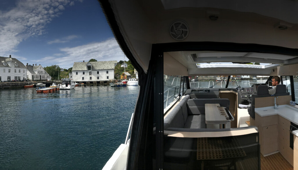<b>INNE OG UTE: </b>Skilsø Panorama 39 gir deg det beste av begge deler. Her er vi innom vakre Glesvær. <b>INNE OG UTE: </b>Skilsø Panorama 39 gir deg det beste av begge deler. Her er vi innom vakre Glesvær.
