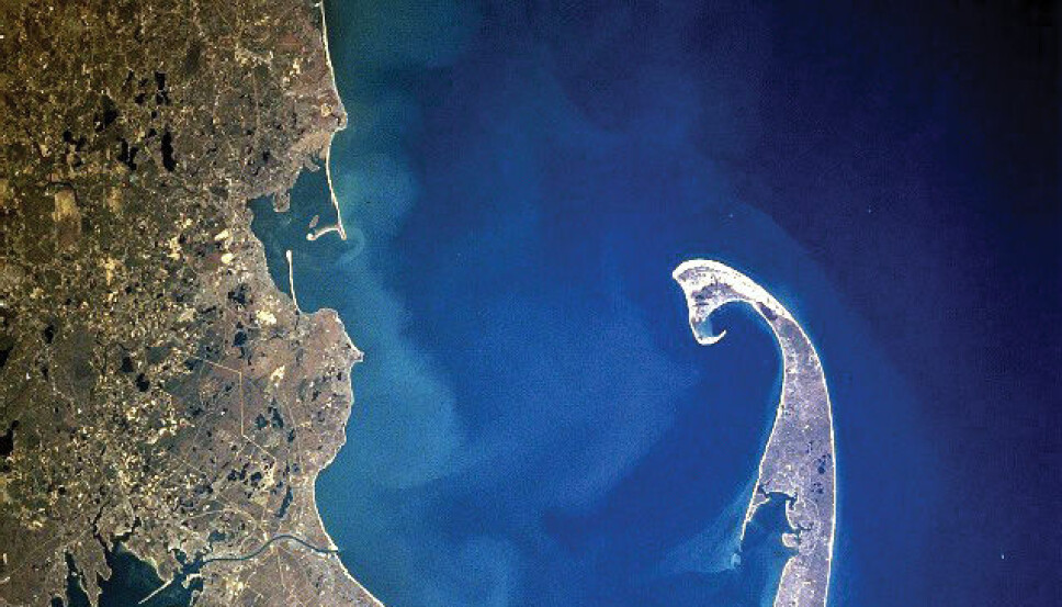 <b>CAP COD:</b> Det var her, til den fiskekrokformede Cape Cod emigrantene fra Mayflower gikk i land i Amerika. På jakt etter et bedre liv. <b>CAP COD:</b> Det var her, til den fiskekrokformede Cape Cod emigrantene fra Mayflower gikk i land i Amerika. På jakt etter et bedre liv.