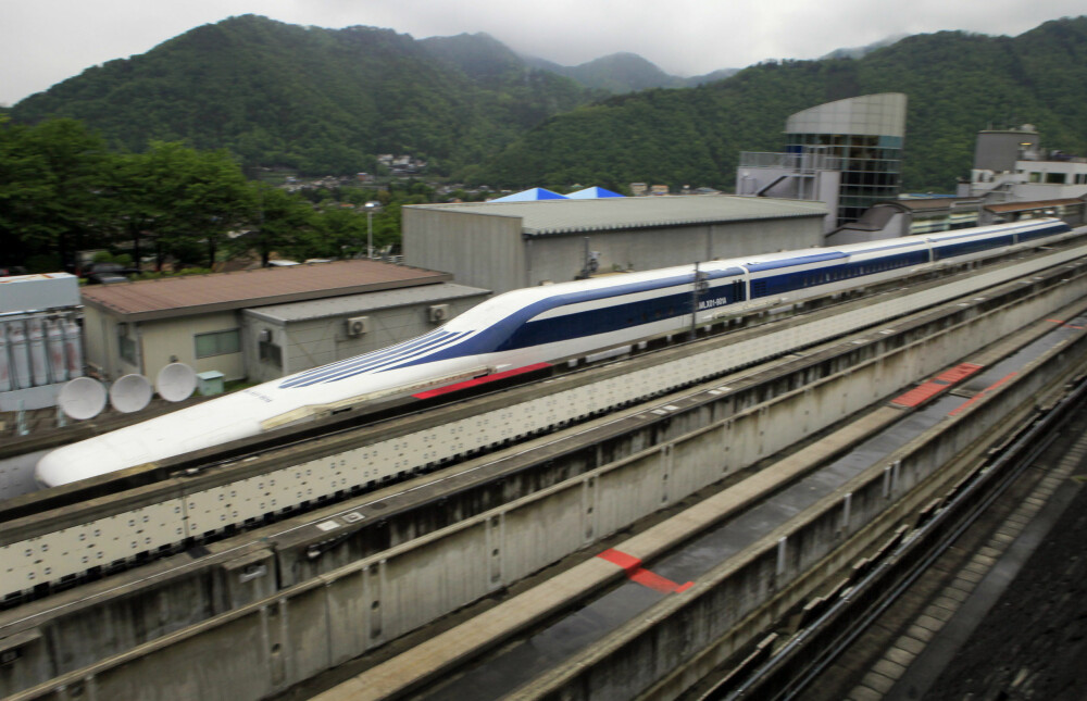 <b>MAGLEV-REKORD:</b> Rekorden for maglev-tog ble satt i Japan i 2015 med en hastighet på 603 km/t på en teststrekning. SCMaglev-toget er utviklet av Central Japan Railway Company. <b>MAGLEV-REKORD:</b> Rekorden for maglev-tog ble satt i Japan i 2015 med en hastighet på 603 km/t på en teststrekning. SCMaglev-toget er utviklet av Central Japan Railway Company.