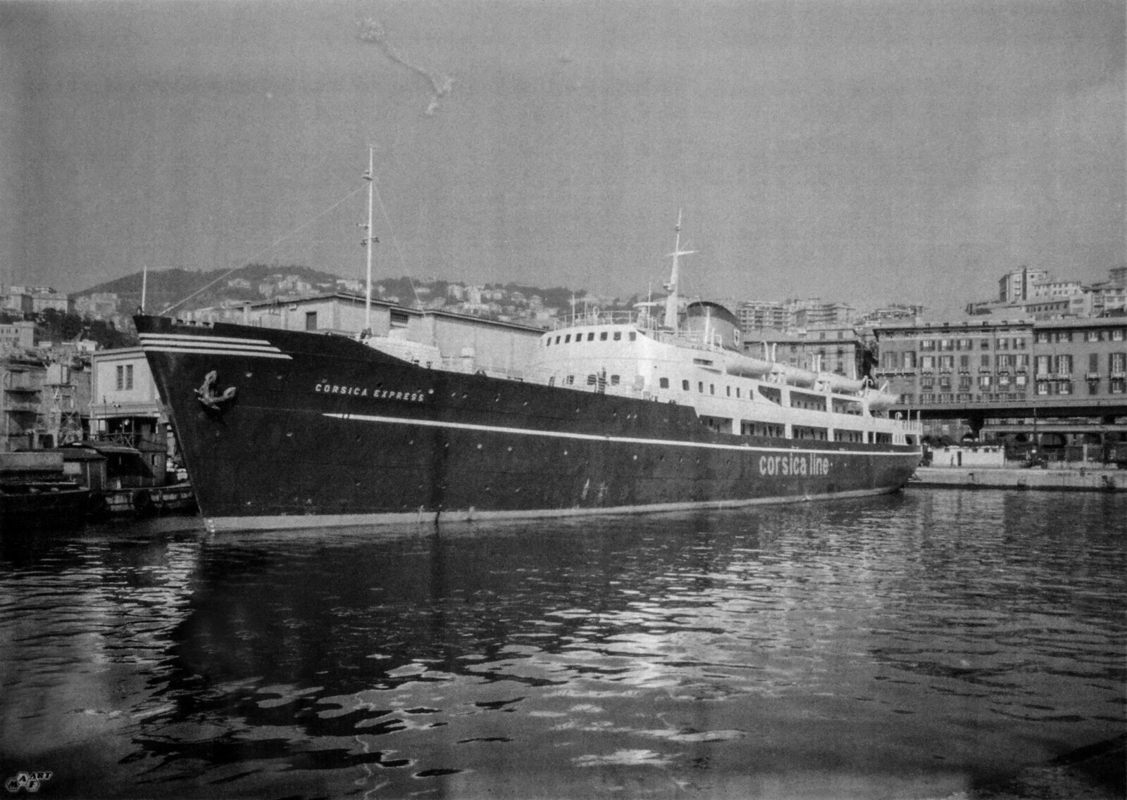 <b>TIL ITALIA:</b> Danskebåten «Kronprins Olav» ble til «Korsika Express» og seilte mellom Genova og Bastia. <b>TIL ITALIA:</b> Danskebåten «Kronprins Olav» ble til «Korsika Express» og seilte mellom Genova og Bastia.