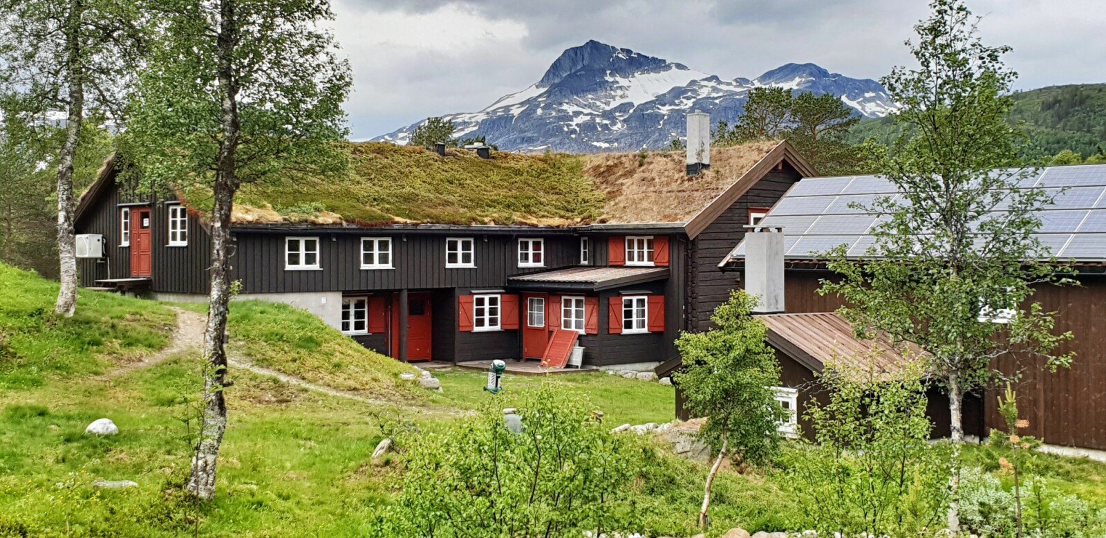 <b>HYTTE:</b> Trollheims-hytta er betjent i sommer-sesongen og er et godt utgangspunkt for turen til Trollhøtta-traversen. <b>HYTTE:</b> Trollheims-hytta er betjent i sommer-sesongen og er et godt utgangspunkt for turen til Trollhøtta-traversen.