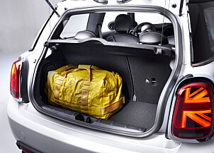 <b>LIKT SOM BENSINVERSJONEN:</b> Bagasjeromsvolumet skal være 211 liter - det samme som hos 3-dørsvarianten med bensinmotor. <b>LIKT SOM BENSINVERSJONEN:</b> Bagasjeromsvolumet skal være 211 liter - det samme som hos 3-dørsvarianten med bensinmotor.