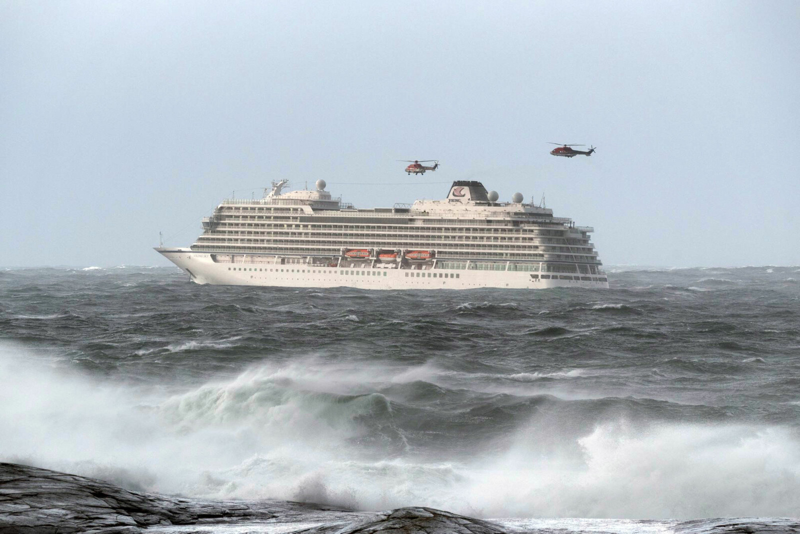 <b>VIKING SKY:</b> Mannskaper fra CHC Helikopter Service evakuerte 460 personer, deriblant 17 skadde, da cruiseskipet Viking Sky fikk motorhavari i sterk vind utenfor Hustadvika i mars. <b>VIKING SKY:</b> Mannskaper fra CHC Helikopter Service evakuerte 460 personer, deriblant 17 skadde, da cruiseskipet Viking Sky fikk motorhavari i sterk vind utenfor Hustadvika i mars.