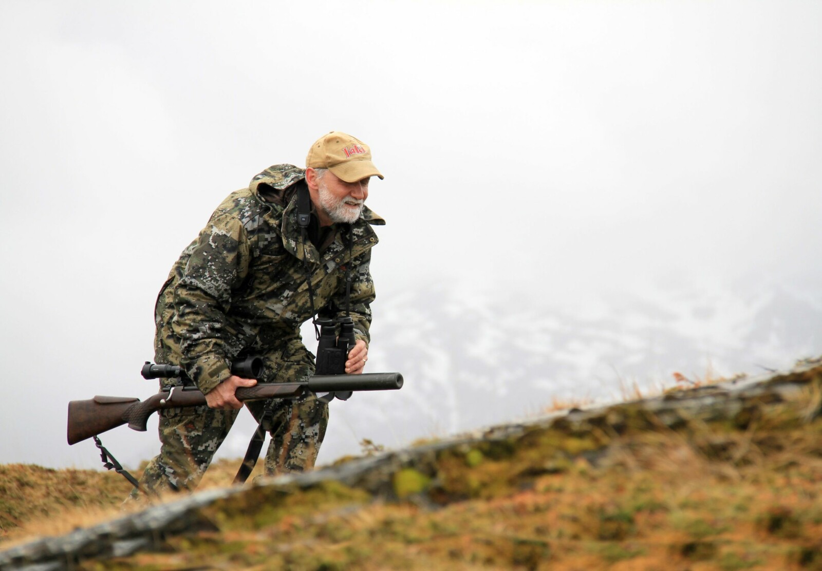 <b>ALENE:</b> Den store fordelen med smygjakt, er at du ofte lykkes i å komme innpå viltet. Men du jakter alene og mister det sosiale aspektet. (Foto: Arne T. Hamarsland) <b>ALENE:</b> Den store fordelen med smygjakt, er at du ofte lykkes i å komme innpå viltet. Men du jakter alene og mister det sosiale aspektet. (Foto: Arne T. Hamarsland)