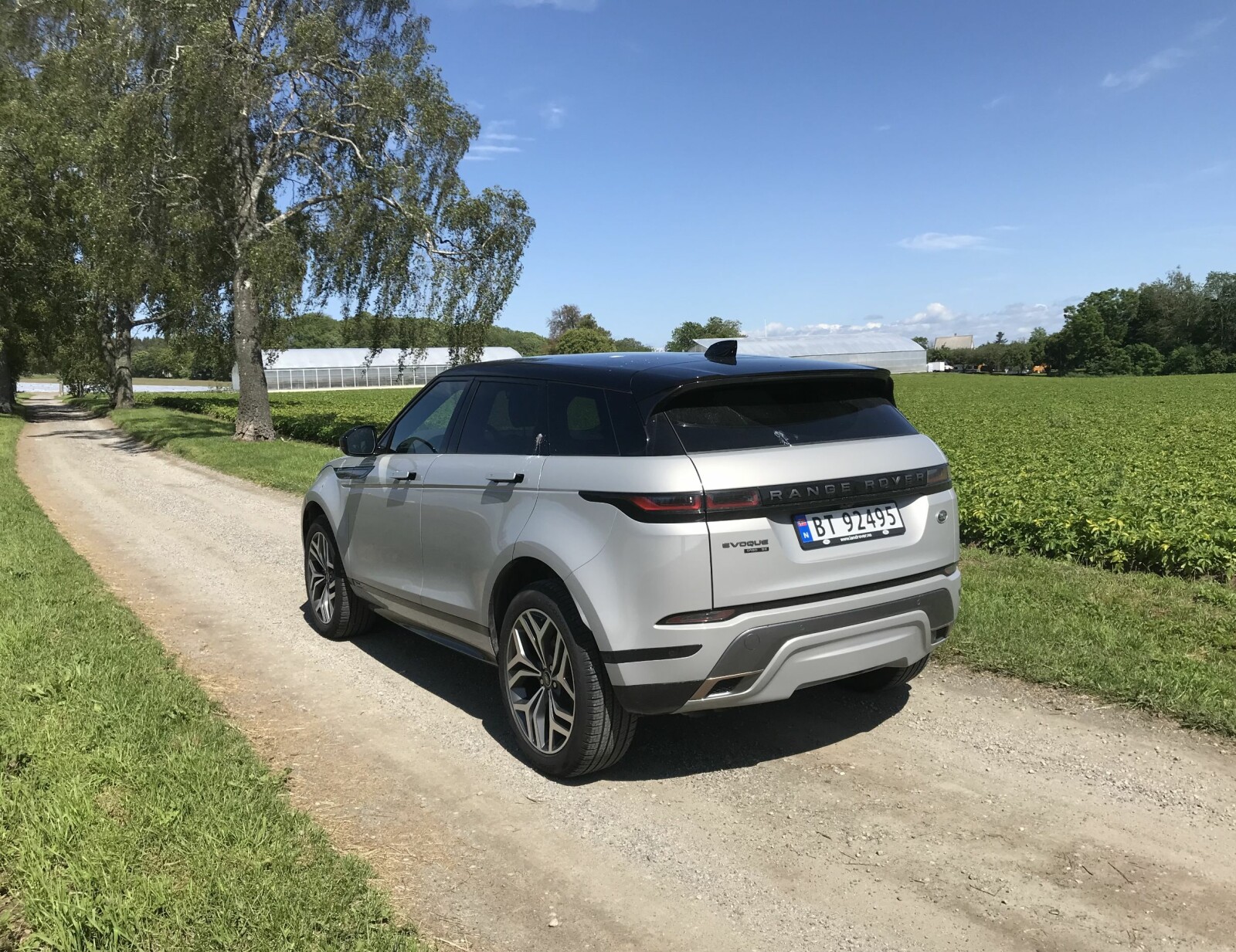 DESIGN-SUV: Nye Range Rover Evoque vekker naturlig nok ikke samme interesse som forgjengeren, men er fortsatt en flott kompakt-SUV. DESIGN-SUV: Nye Range Rover Evoque vekker naturlig nok ikke samme interesse som forgjengeren, men er fortsatt en flott kompakt-SUV.