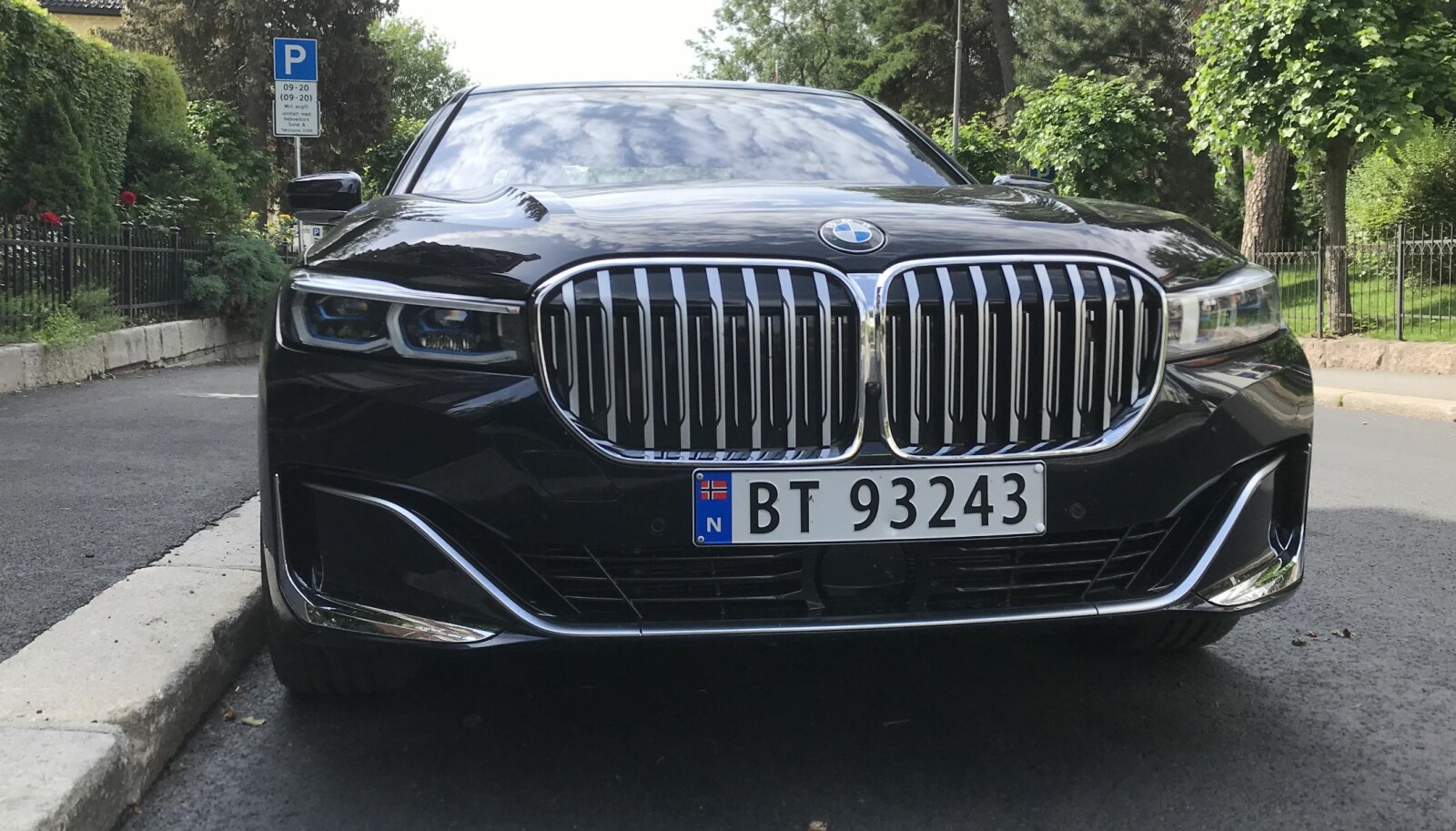 NYREGRILL: Gal etter grill og det ypperste innen komfort? Her er nye BMW 7-serie. NYREGRILL: Gal etter grill og det ypperste innen komfort? Her er nye BMW 7-serie.