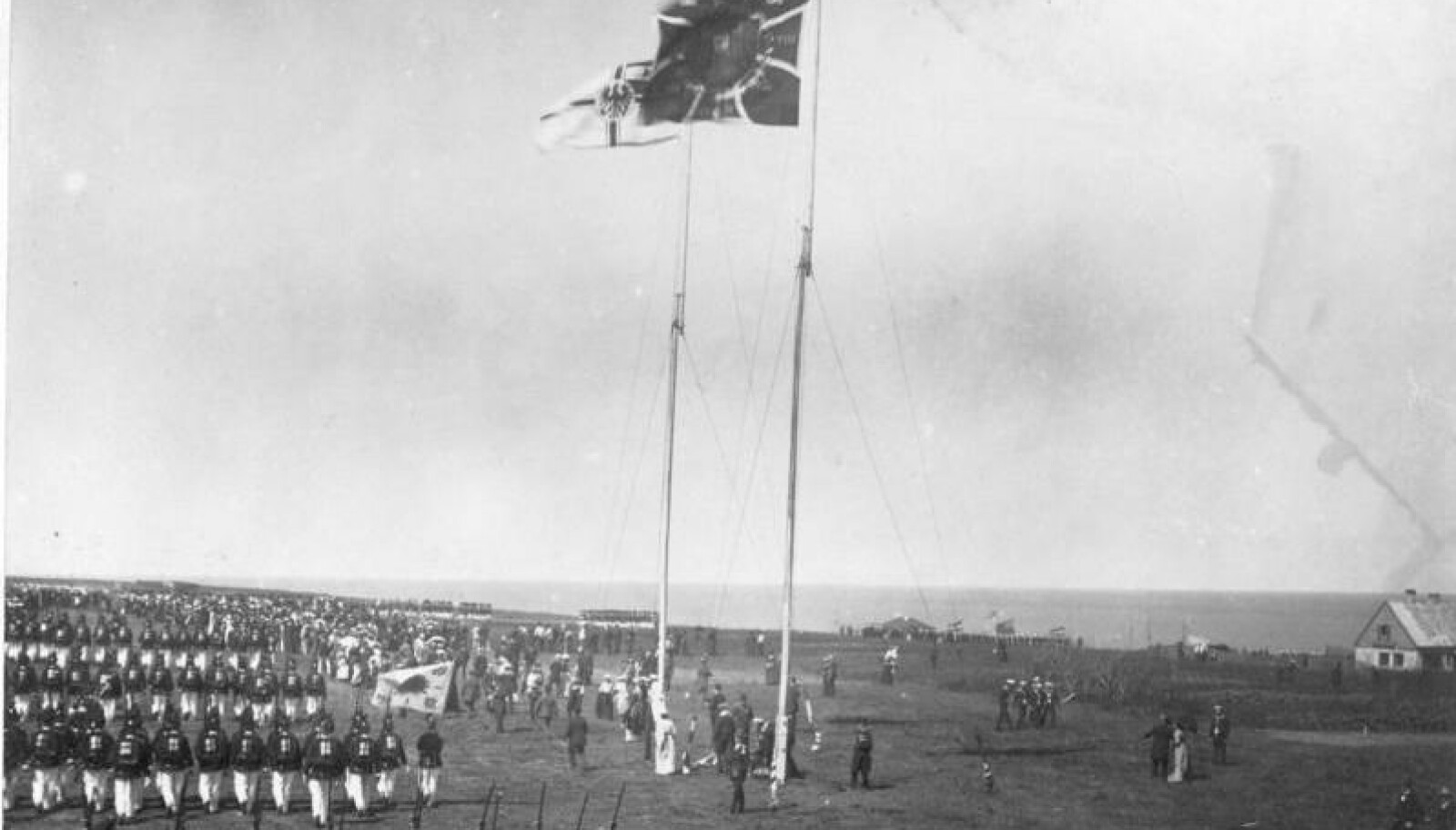 <b>FIKK RINGVIRKNINGER:</b> Overleveringsseremoni på Helgoland i 1890. <b>FIKK RINGVIRKNINGER:</b> Overleveringsseremoni på Helgoland i 1890.
