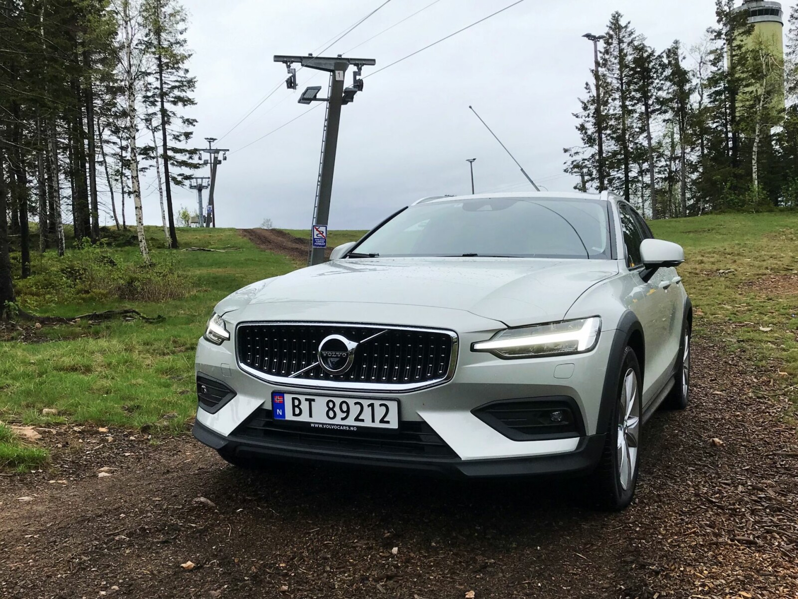 <b>DRØMMEBILEN:</b> Den ultimate Volvo-en hadde vært Cross Countryversjonen av V60 som ladehybrid. <b>DRØMMEBILEN:</b> Den ultimate Volvo-en hadde vært Cross Countryversjonen av V60 som ladehybrid.