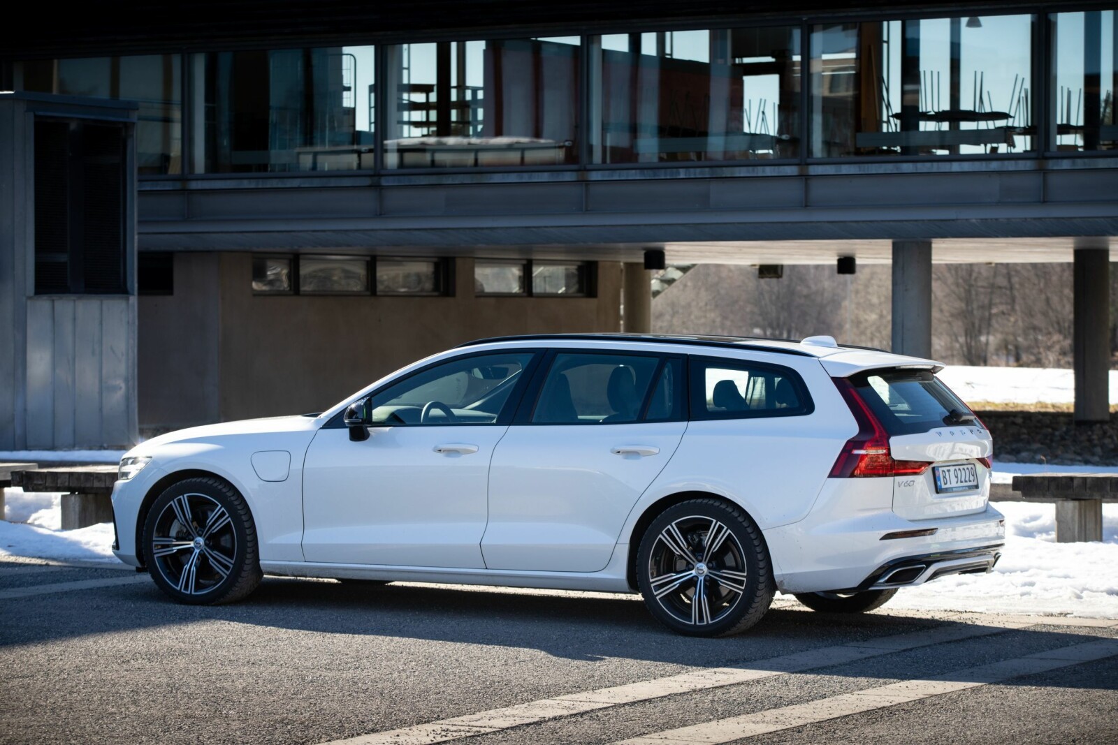 <b>LAV OG TØFF:</b> I R-design utgave ser V60 T8 ut som om den går fort. Og det gjør den. <b>LAV OG TØFF:</b> I R-design utgave ser V60 T8 ut som om den går fort. Og det gjør den.