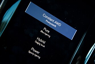<b>IRRITERENDE:</b> En 4WD-knapp hadde gjort det enklere å koble inn 4WD-systemet i V60 T8. Nå må du inn i skjermmenyen. <b>IRRITERENDE:</b> En 4WD-knapp hadde gjort det enklere å koble inn 4WD-systemet i V60 T8. Nå må du inn i skjermmenyen.