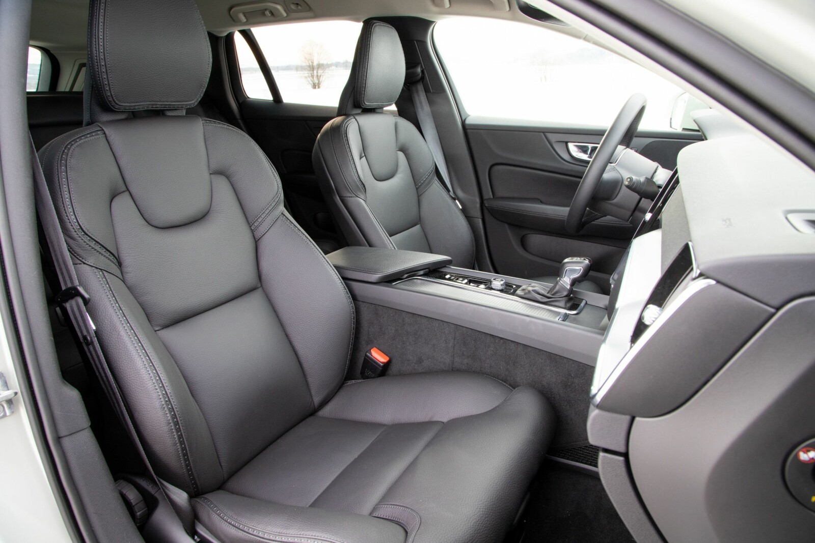 <b>TYPISK VOLVO:</b> Setekvalitet og sittestilling er som vanlig topp i begge V60-variantene. Her fra Cross Country. <b>TYPISK VOLVO:</b> Setekvalitet og sittestilling er som vanlig topp i begge V60-variantene. Her fra Cross Country.