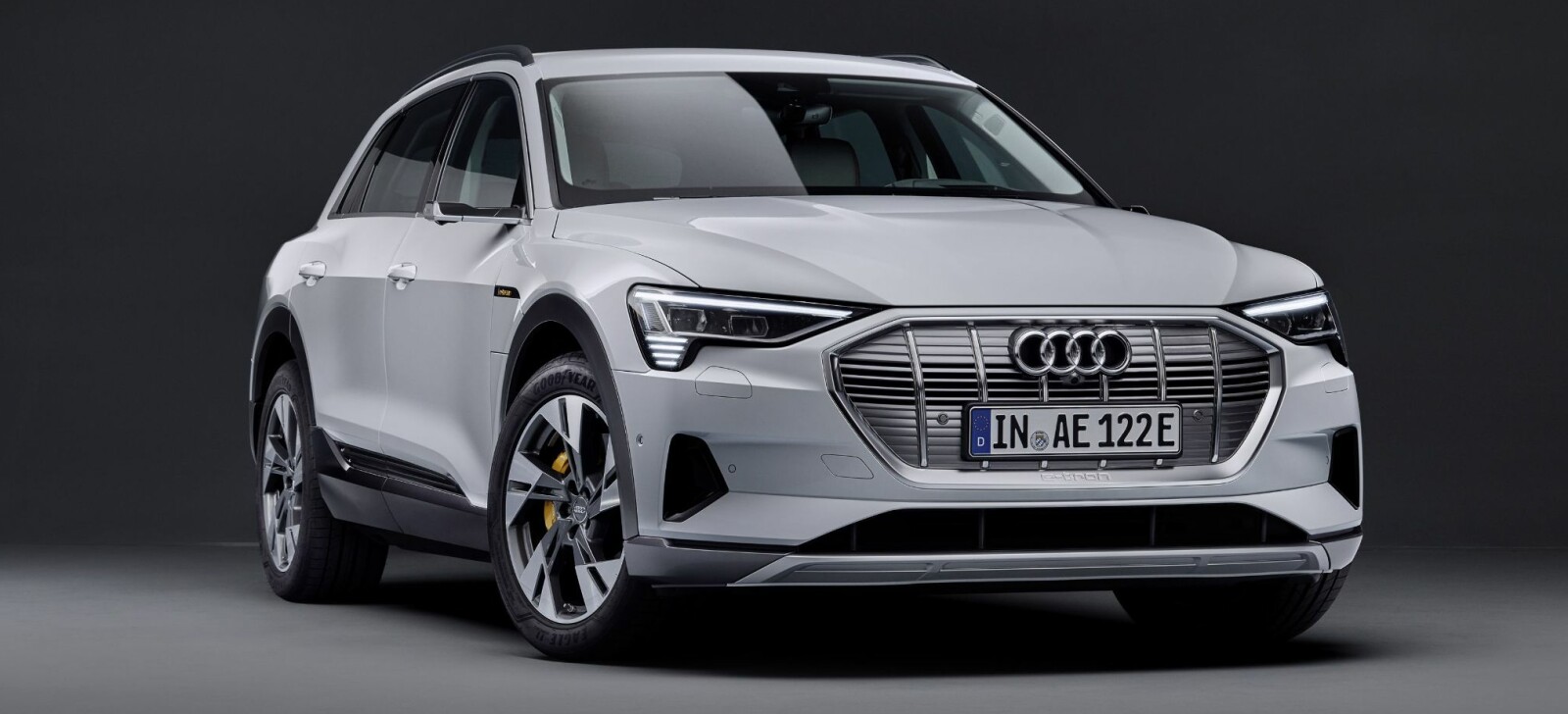 <b>RIMELIGERE:</b> Audi kommer med en rimeligere e-tron med mindre batteri og lavere pris. <b>RIMELIGERE:</b> Audi kommer med en rimeligere e-tron med mindre batteri og lavere pris.