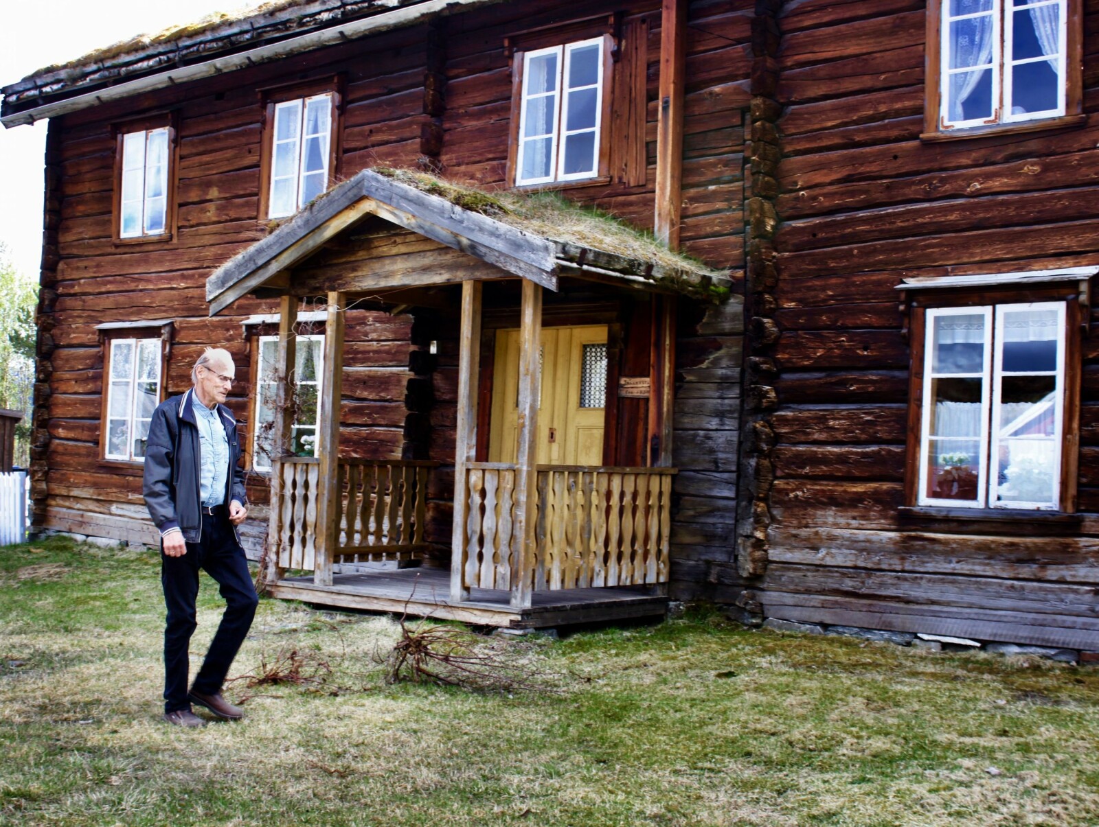 <b>NYTT LIV:</b> Ofre fra Storofsens herjinger flyttet nordover, lokket av fruktbar jord og billige lån, forteller historiker Vidkunn Haugli foran et av et av Målselvs eldste bevarte hus fra 1830. <b>NYTT LIV:</b> Ofre fra Storofsens herjinger flyttet nordover, lokket av fruktbar jord og billige lån, forteller historiker Vidkunn Haugli foran et av et av Målselvs eldste bevarte hus fra 1830.
