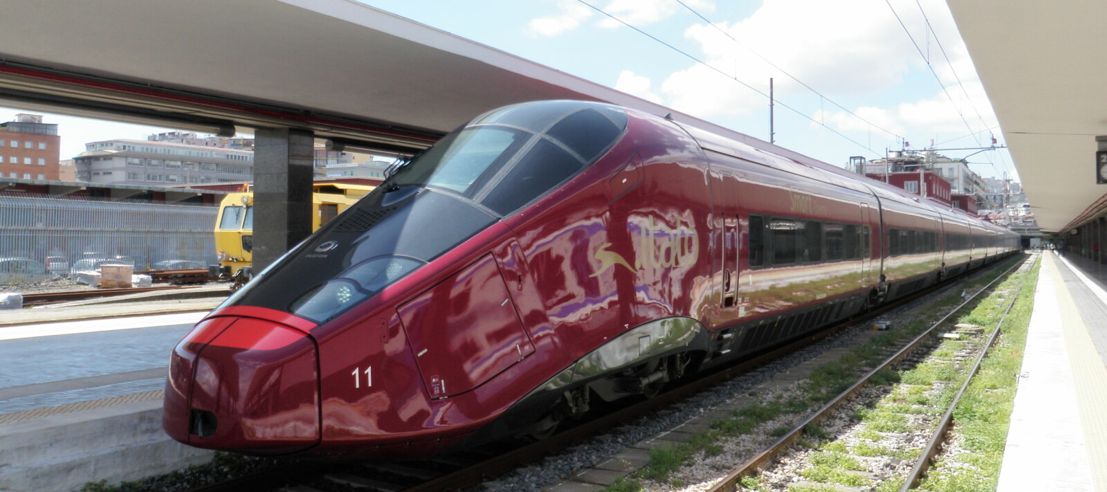<b>AGV ITALO: </b>Med hastigheter på opp til 360 km/t går det unna mellom Milano og Napoli i Italia.<b> </b> <b>AGV ITALO: </b>Med hastigheter på opp til 360 km/t går det unna mellom Milano og Napoli i Italia.<b> </b>