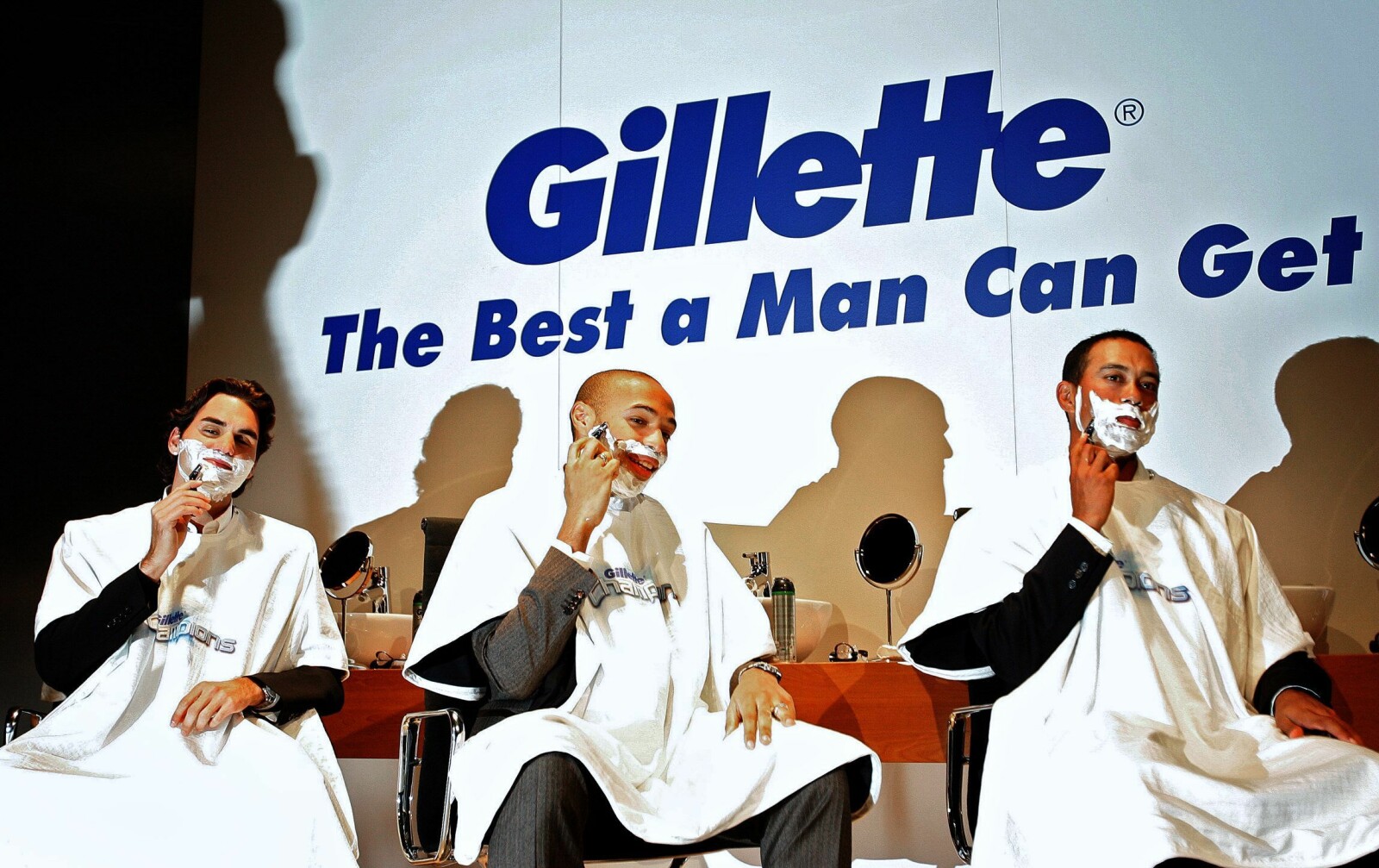 <b>I GODE GAMLE DAGER:</b> The Best a Man Can Get har vært slagordet til Gillette i over 30 år. Her fra 2007 da tennisspiller Roger Federer, fotballspiller Thierry Henry og golflegenden Tiger Woods deltok i et reklamestund for barberingsgiganten. <b>I GODE GAMLE DAGER:</b> The Best a Man Can Get har vært slagordet til Gillette i over 30 år. Her fra 2007 da tennisspiller Roger Federer, fotballspiller Thierry Henry og golflegenden Tiger Woods deltok i et reklamestund for barberingsgiganten.
