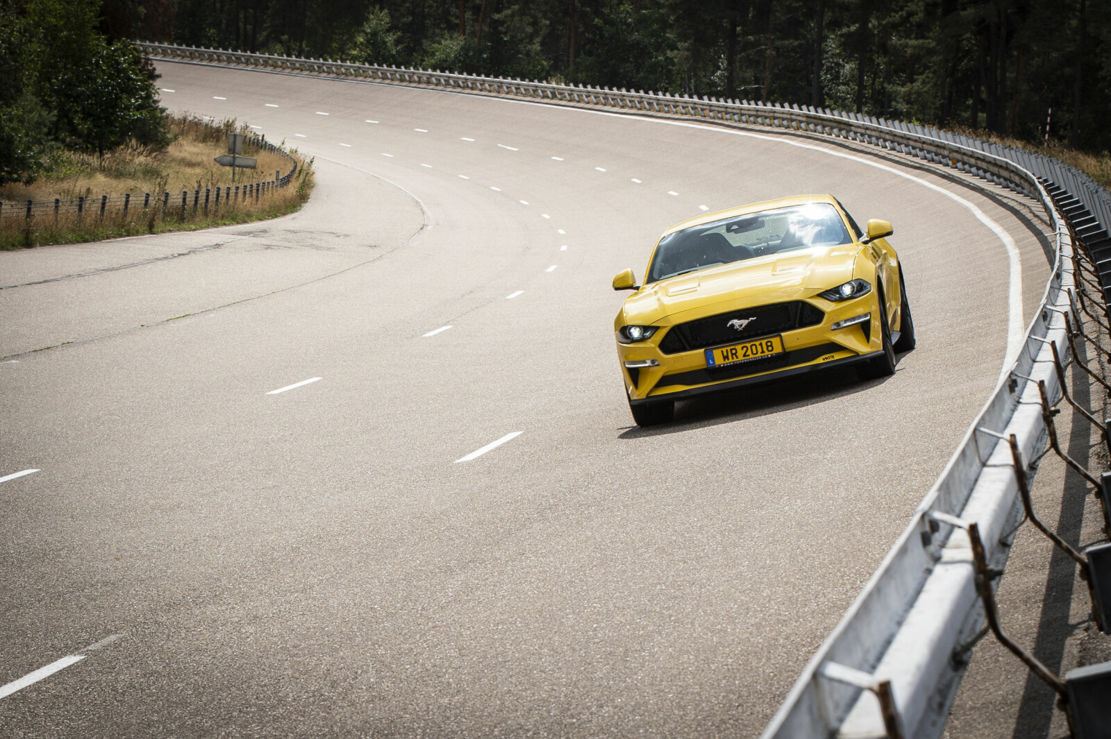 <b>LOMMEL:</b> <br/>Vi Menn fikk teste Ford Mustang GT på Fords testanlegg i Lommel i Belgia. <b>LOMMEL:</b> <br/>Vi Menn fikk teste Ford Mustang GT på Fords testanlegg i Lommel i Belgia.