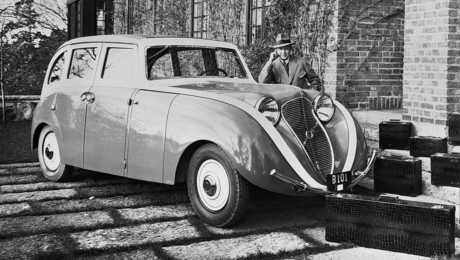 <b><SPAN CLASS=BOLD><STRONG>VOLVO VENUS BILO:</b></strong></span> Dette var den aller første konseptbilen til Volvo, laget i 1933. <b><SPAN CLASS=BOLD><STRONG>VOLVO VENUS BILO:</b></strong></span> Dette var den aller første konseptbilen til Volvo, laget i 1933.