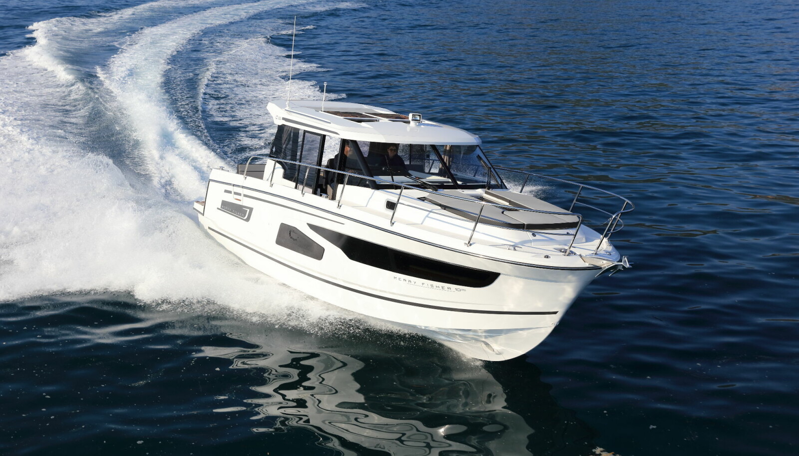 JEANNEAU: Merry Fisher 1095 uten flybridge. JEANNEAU: Merry Fisher 1095 uten flybridge.